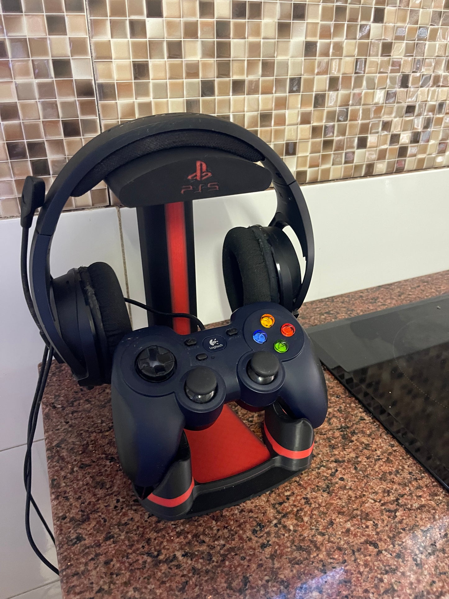 Suporte para headphones e comando da PS5